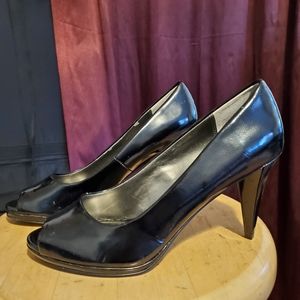 Moda Spana Shiny Black Peeptoe Heels (Sz 8.5l